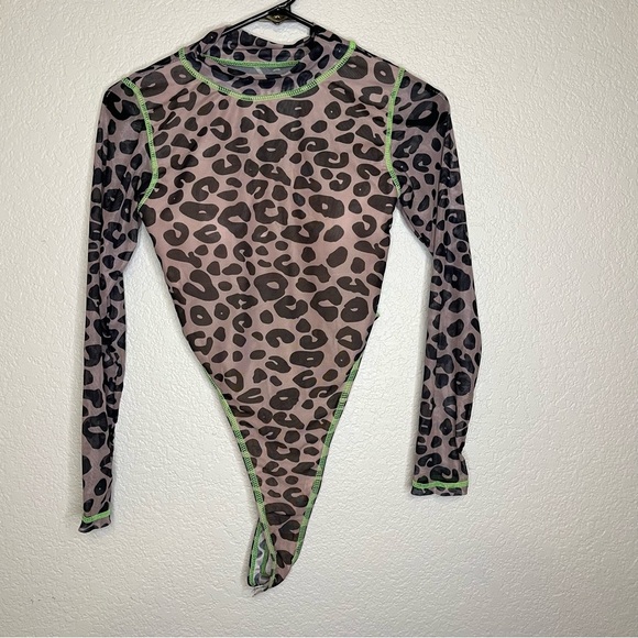 Leopard Animal Print Mock Neck Long Sleeve Bodysuit Size Medium Fits Small - Picture 1 of 14